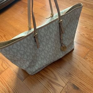 Michael Kors tote